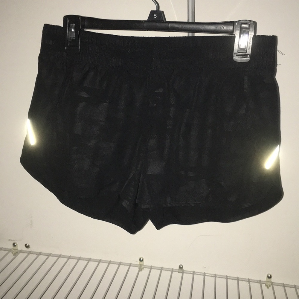 90 Degree black camo athletic shorts